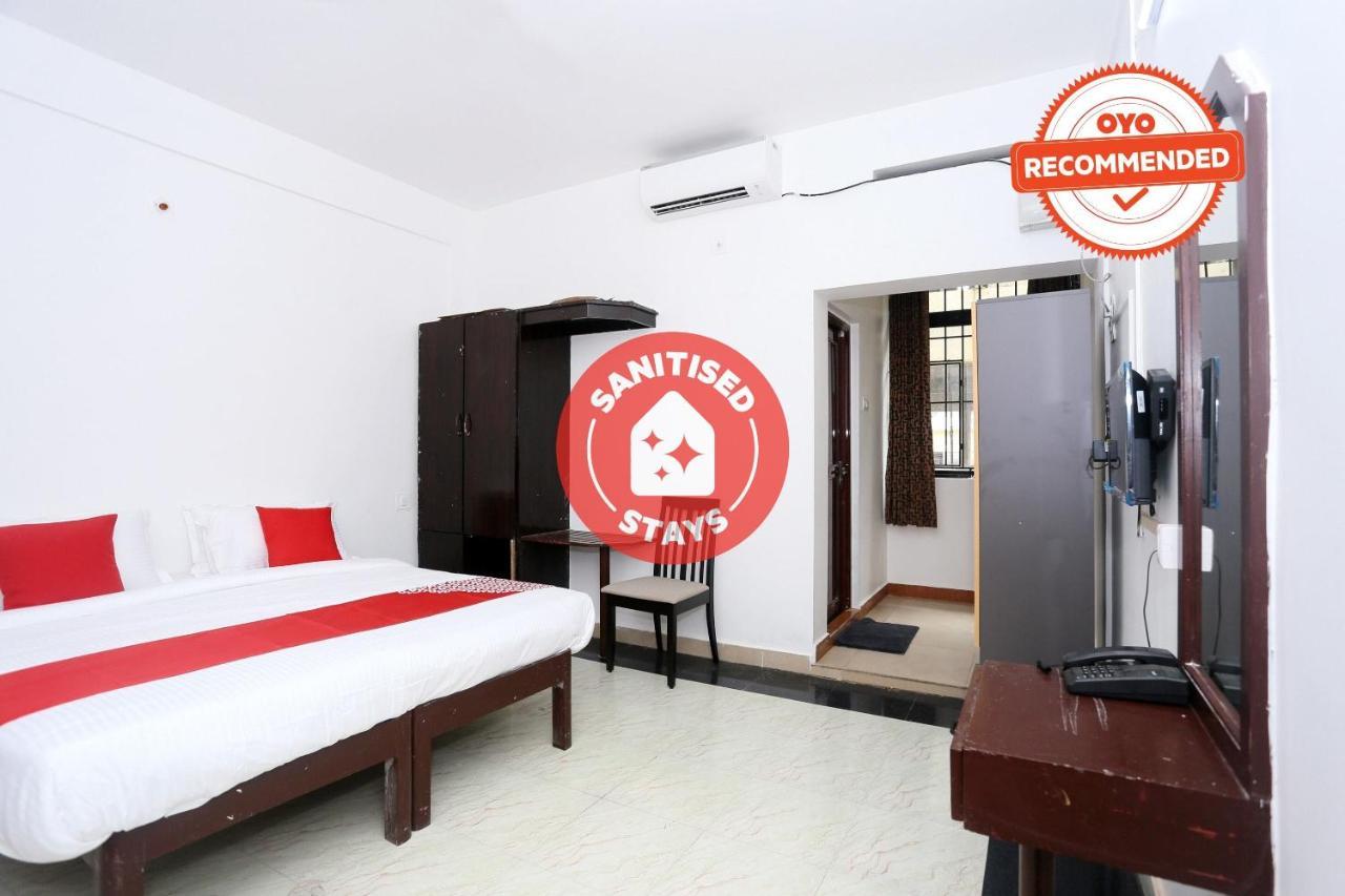 Oyo Flagship Kaveri Tourist Home Guruvayur Luaran gambar