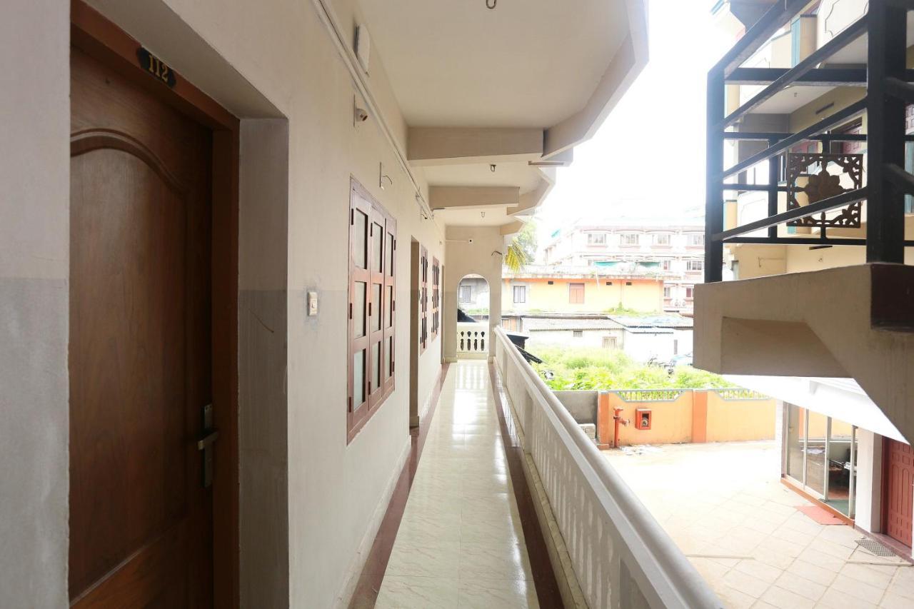 Oyo Flagship Kaveri Tourist Home Guruvayur Luaran gambar